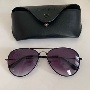 Diff black aviators